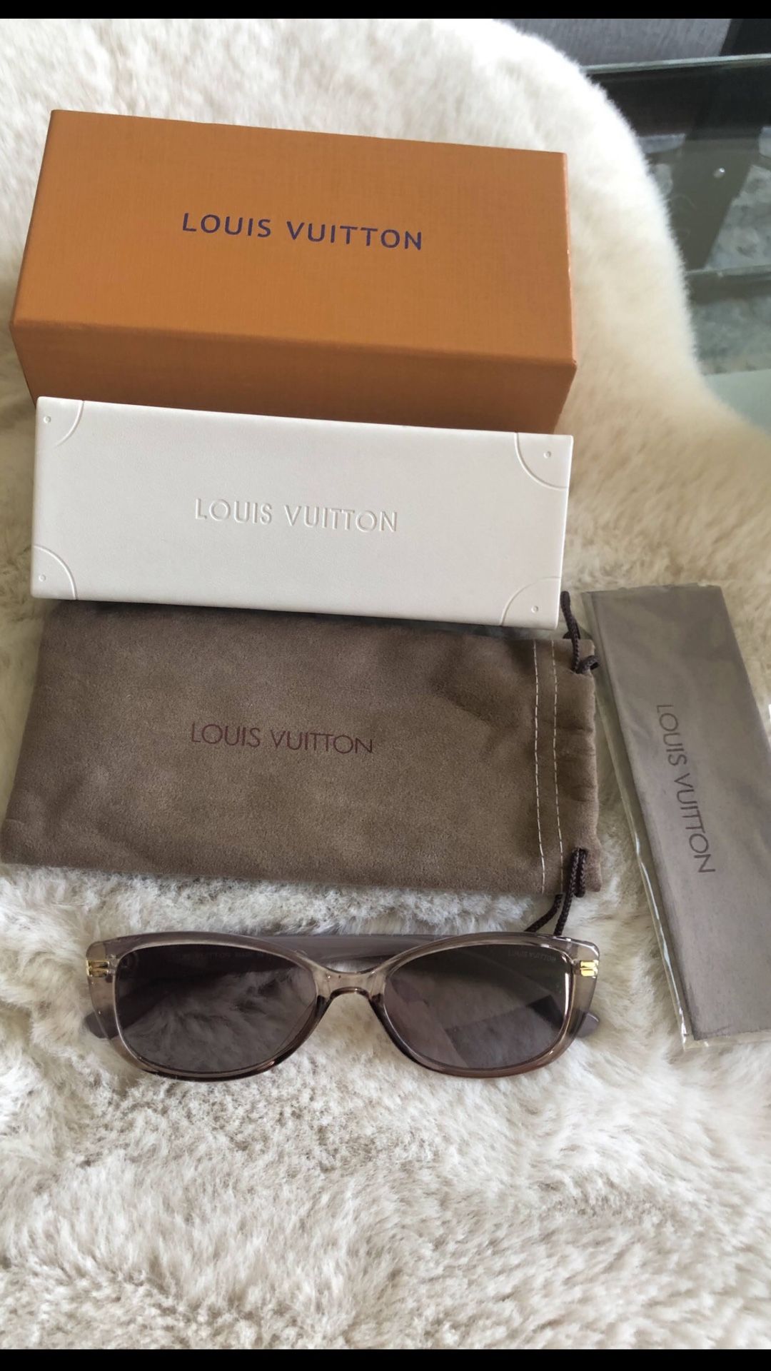 Louis Vuitton Women Sunglasses / Brand New
