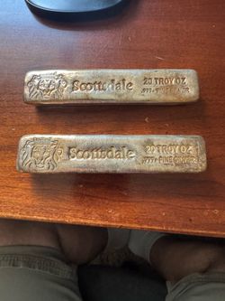 Two 20 oz silver Scottsdale KitKats (40 oz total)