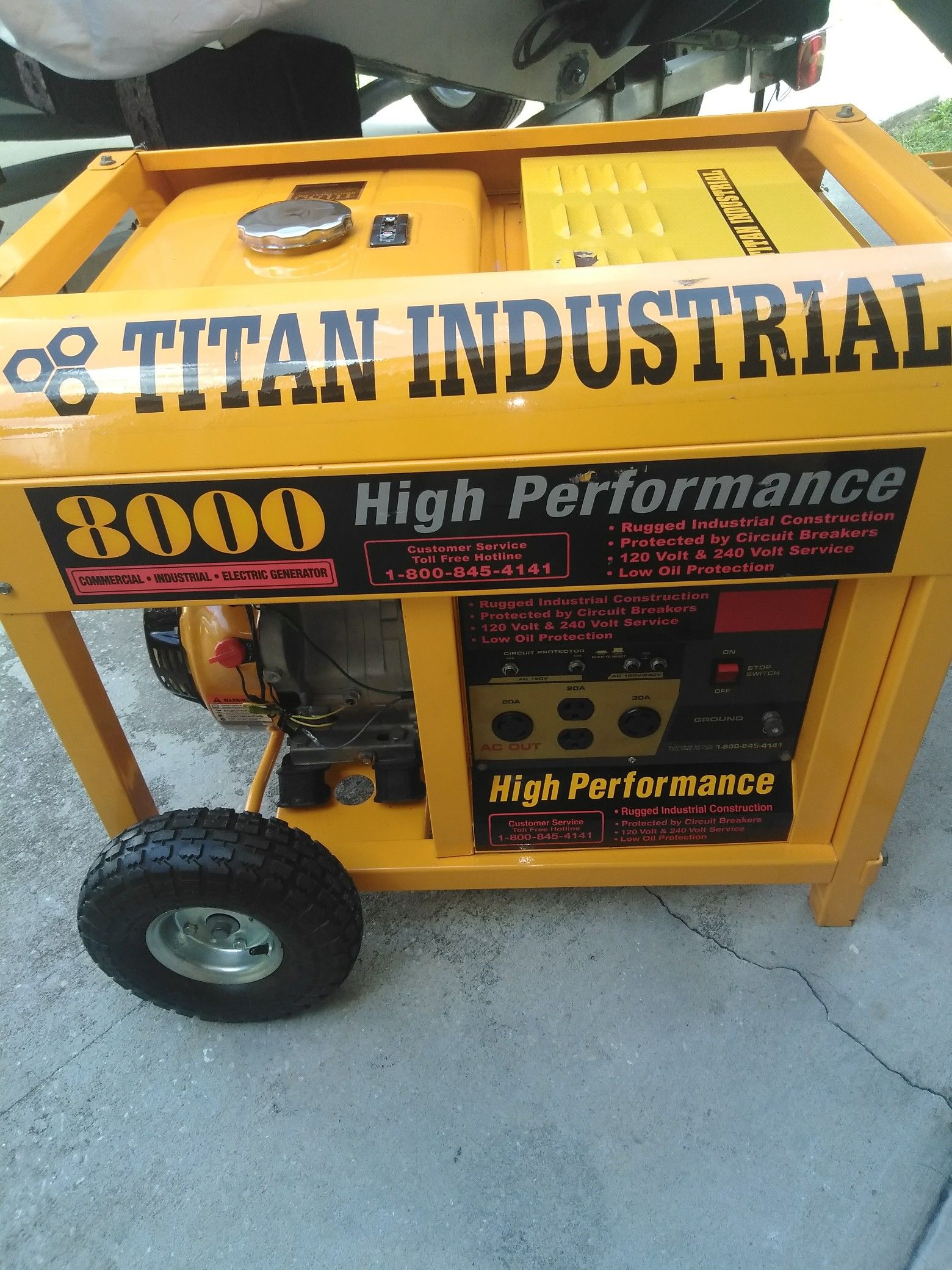 Titan High Performance 8000 watt generator new !!!
