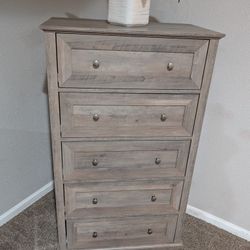 Dresser