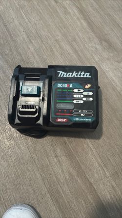 Makita XGT battery charger