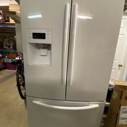 Samsung French Door Refrigerator with Dual Ice Maker