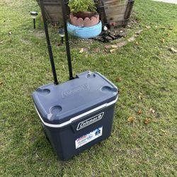 Coleman 316 series wheeled cooler 84 cans 50 qt Blue Nights