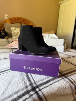 Black heel boots