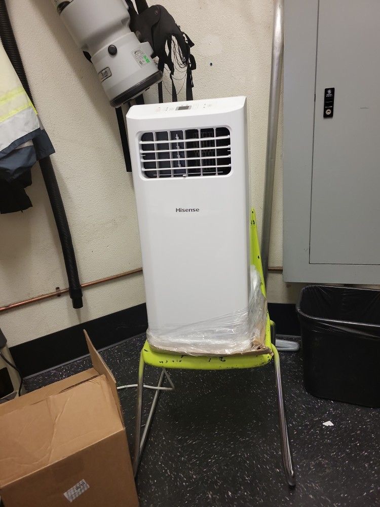 Hisense Portable A/C with Window Kit for Sale in Elk Grove, CA OfferUp