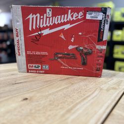 Milwaukee M12 12-Volt Lithium-Ion Cordless Oscillating Multi-Tool and Impact Driver Combo Kit (2-Tool) with Battery and Charger 