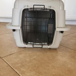 Small Pet Carrier/Kennel
