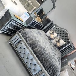 Queen 4pc Bedroom Set 😍 Furniture Sectional, Dining Table Sets Avail 