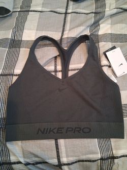 Women's exercise top size medium tight fit size medium
