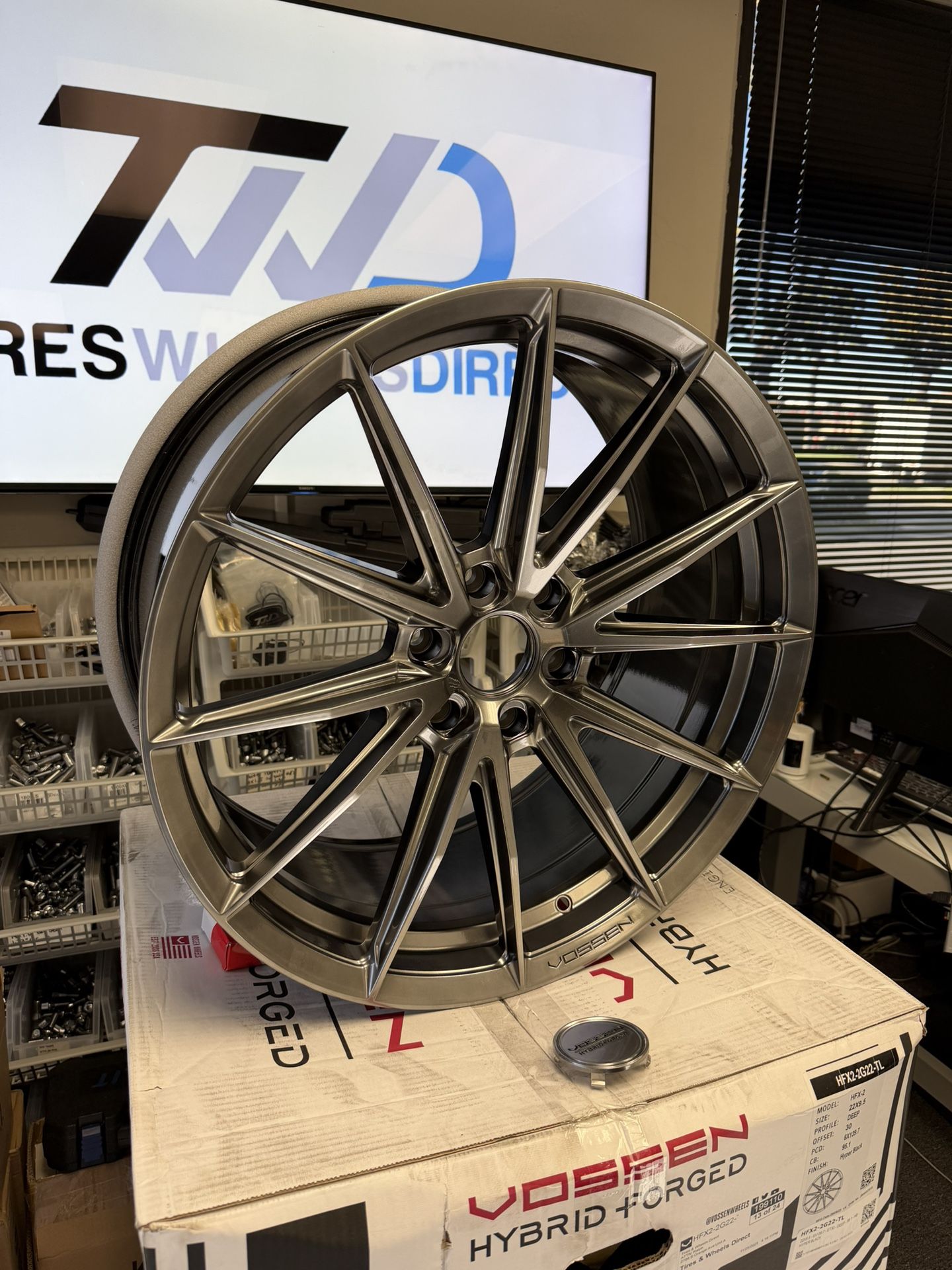 4 Wheels VOSSEN HYBRID FORGED HFX2 22x9.5 Offset +30 6x139.7 95 Hyper Gunmetal