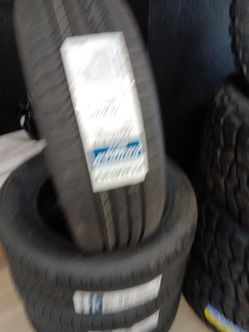 New set of tires 225 65 17 kumho tires