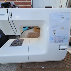 Sears Kenmore (contact info removed)4 Sewing Machine