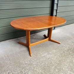 Mid Century Danish Modern Teak Dining Table with 2 Leaves Vintage