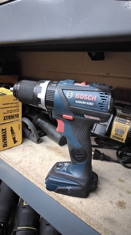 BOSCH 18V BRUSHLESS HAMMER DRILL (TOOL ONLY)