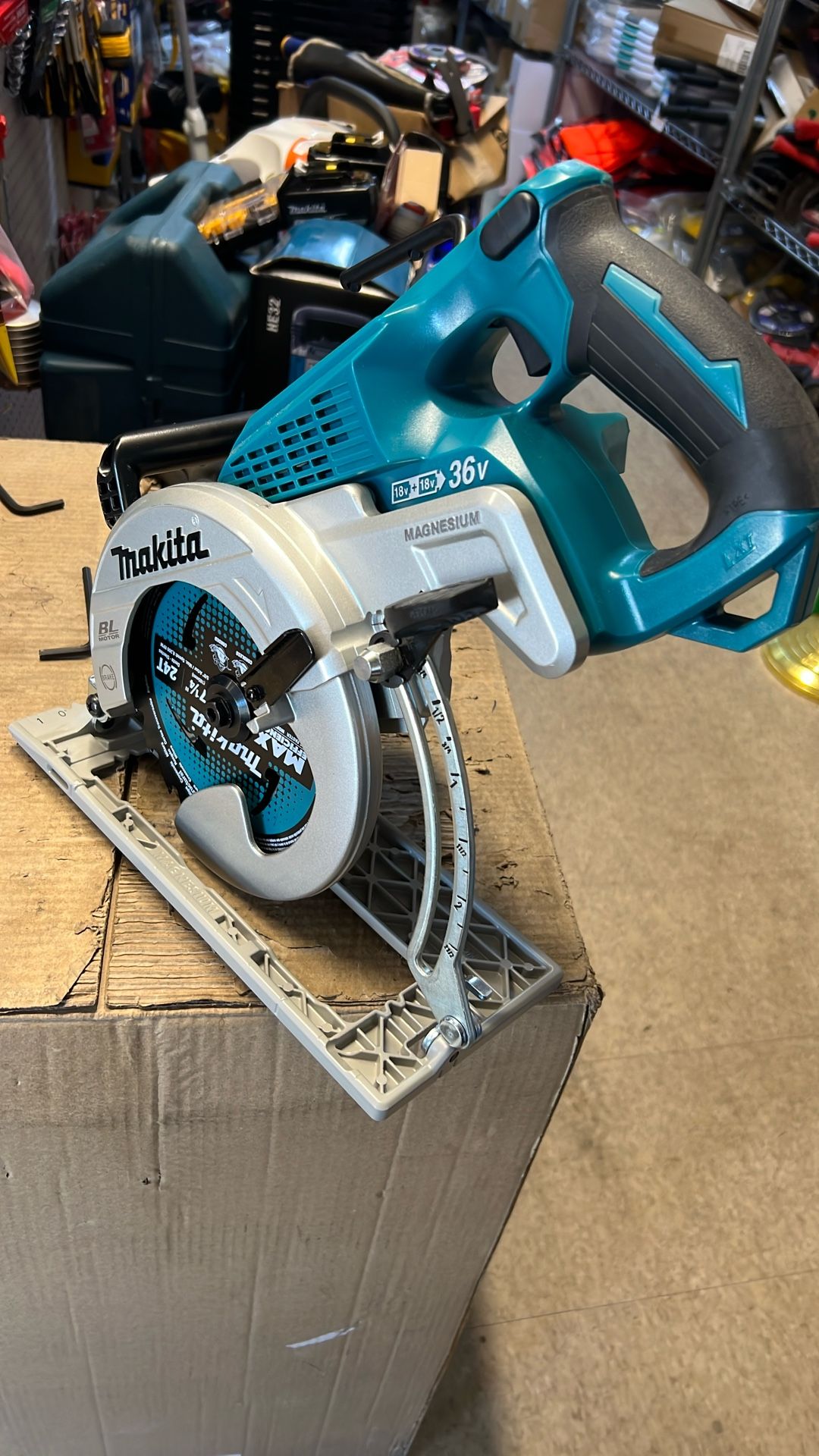 Makita Xsr01 36v Skillsaw
