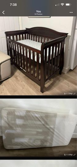 Convertible crib with Matress