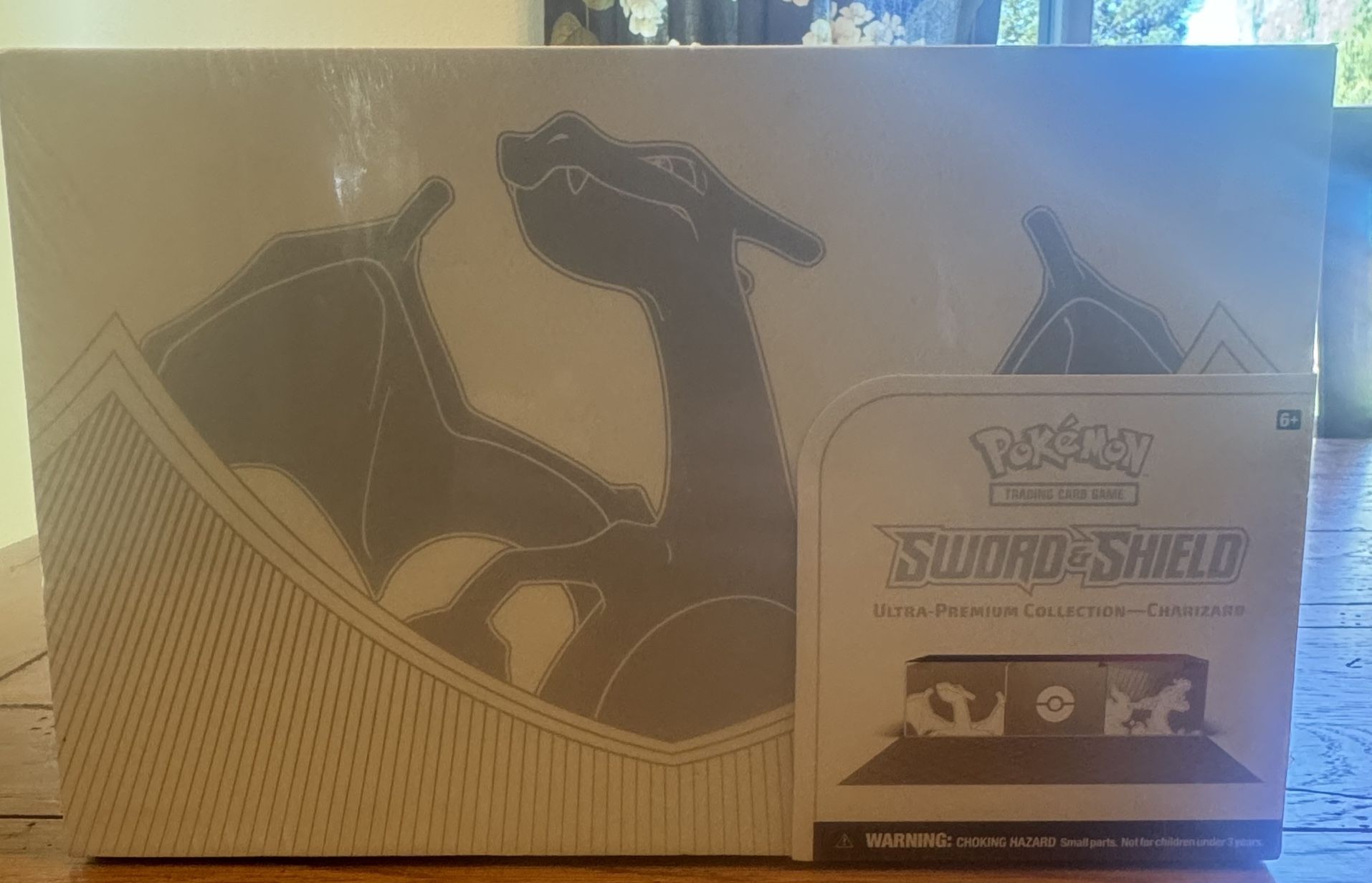 Charizard Ultra Premium Collection 