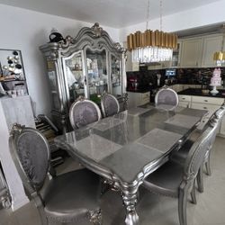 Dining Set $1800 Versallies 