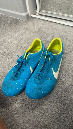 Neymar cleats size 4.5