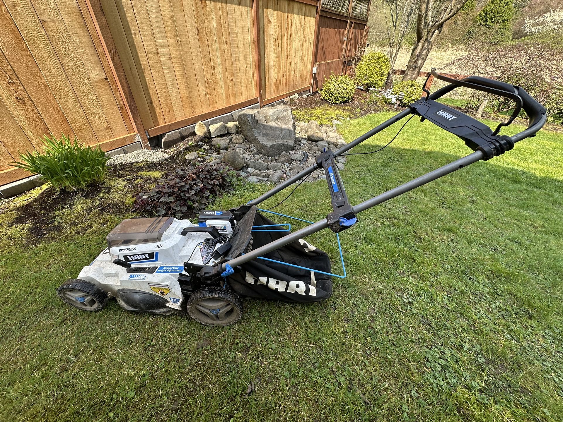 HART lawnmower -used