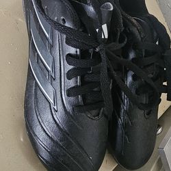 Size 13c 13k soccer cleats