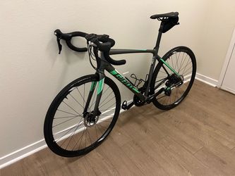 Road Bike - Giant Contend SL (size M)