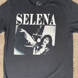 Black Selena T Shirt Size L