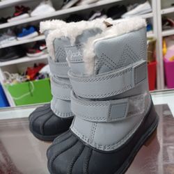 New Snow Boots Size 6 & 7