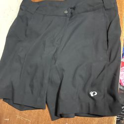 Size L black padded biking shorts by Pearl Izumi