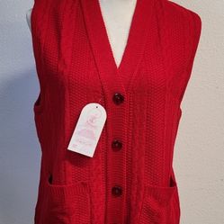 Traditional Mexican Knitted vest, light and warm for daily use, front pockets
red.
Made in Guanajuato,  Mexico.
available small, Medium and Large.
mea