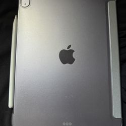 iPad Air 11” (M3) – Purple – 256GB – Excellent Condition