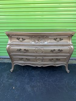 Vintage French Provincial Dresser – Ornate 4 Drawer Chest – Antique Style Bedroom Furniture – Silver Champagne Finish