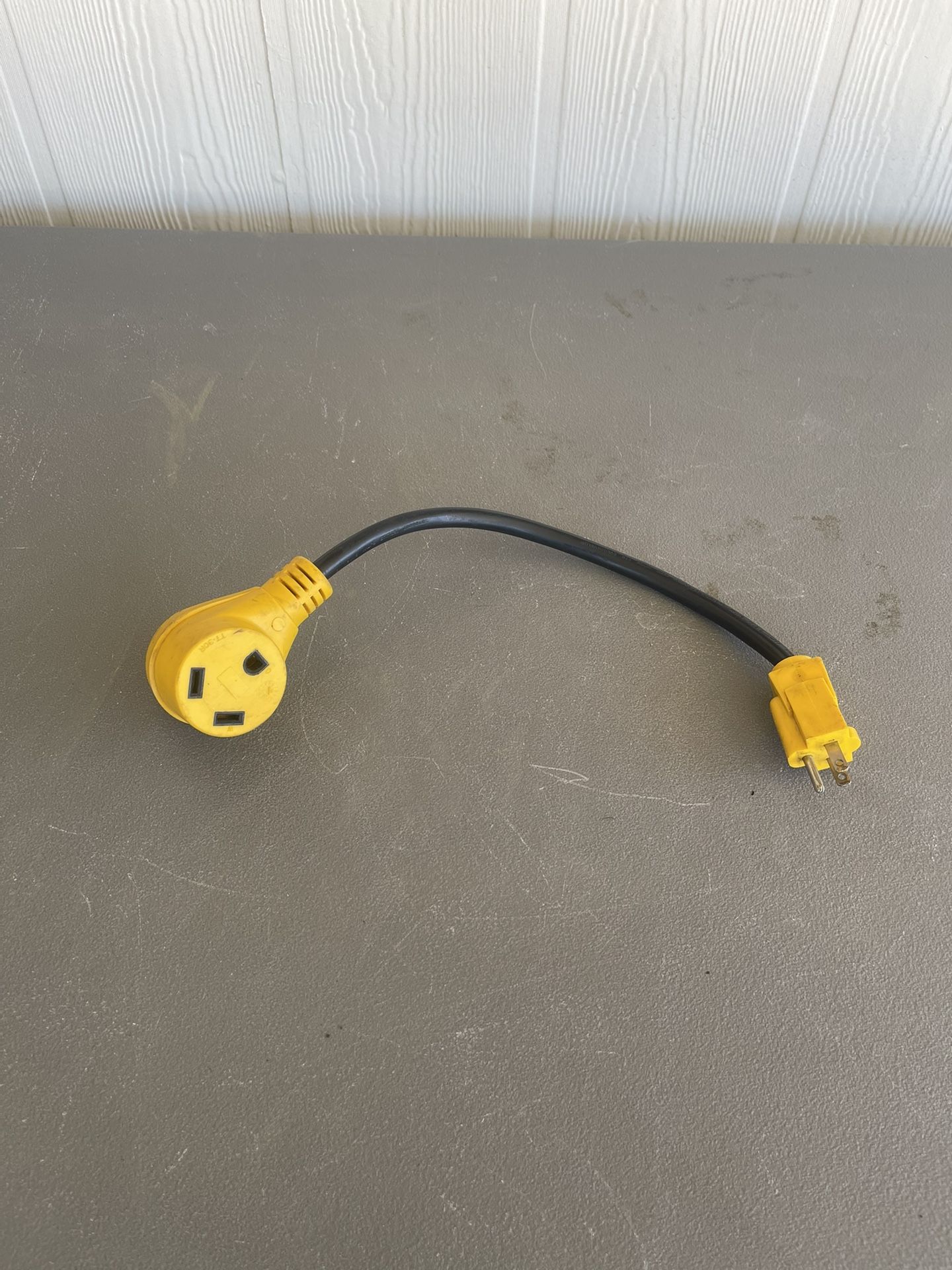 Intertek 15 Amp Male To 30 Female 18 Inch Adapter