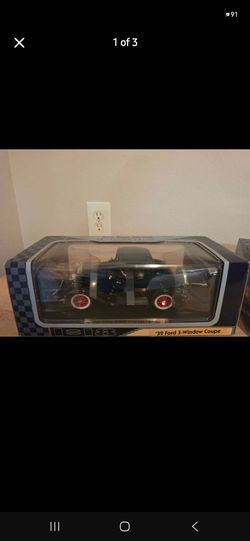 1932 Ford 3-Window Coupe 1:18 Die-Cast Model