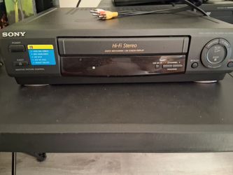 SONY VHS CASSETTE PLAYER