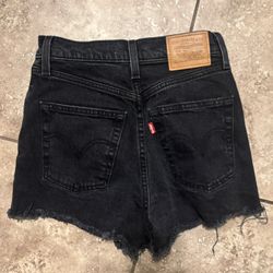 Women’s Levi’s size 24