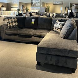 Grey 2PC Sectional 