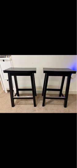Set of 2 Black Saddle Seat Bar Stools