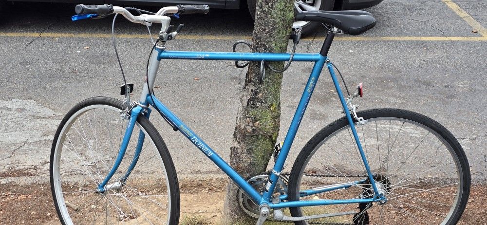 Raleigh Technium USA 440 64cm Road Bike...