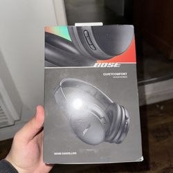BOSE HEADPHONES BRAND NEW