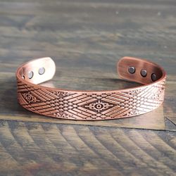  Pure Copper Magnetic Bracelet Geometric 6 Magnets 18.5cm 15mm 43g Adjustable



Adjustable pure copper magnetic bracelet featuring a geometric patter