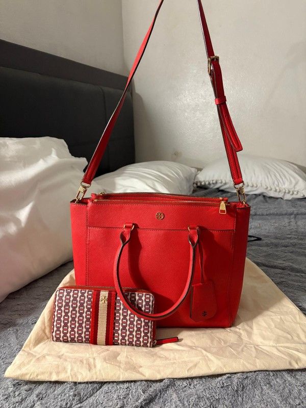 Tory Burch Purse And Wallet. Used