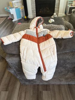 Volcom Snow Suit 24M – Lightly Used – Excellent Condition