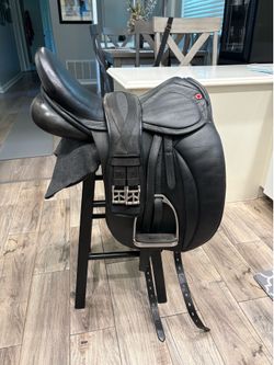 Dressage saddle (Lemke) for sale.
