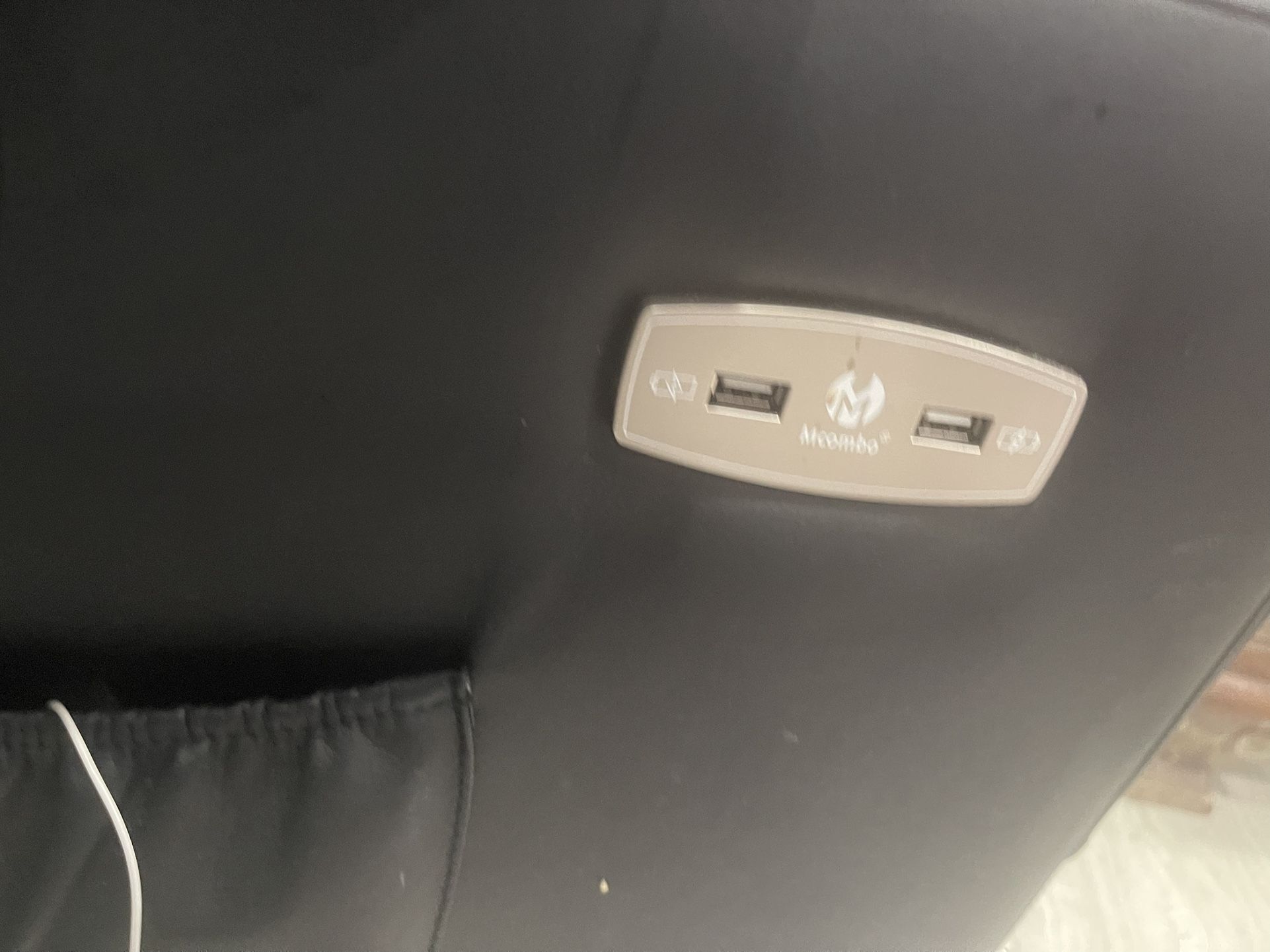 Black Recliner With Heat Massage Cup Holders And Charge Units