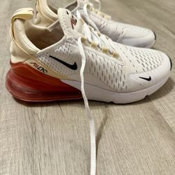 Woman’s Nike Air max Woman’s Size 7