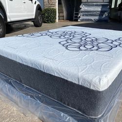 Queen Bamboo Hybrid Cool Gel Memory Foam Mattress!!