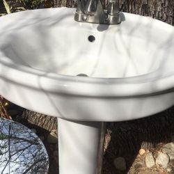 Kohler Pedestal Sink