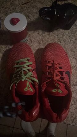 Worn with no box reverse grinch Kobe’s for cheap