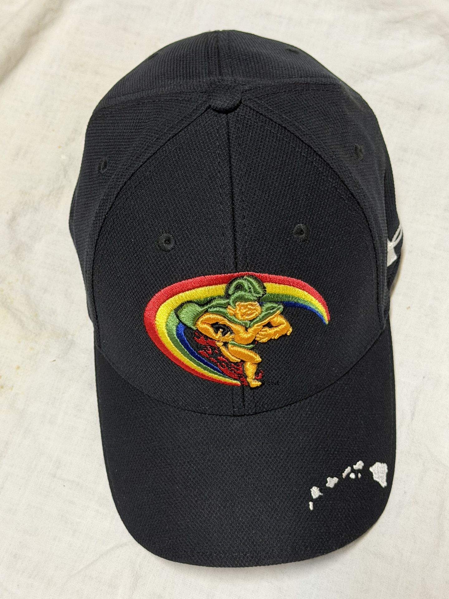 UA Vintage University Of Hawaii Rainbow Warriors Hawaiian Warrior Hat M/L